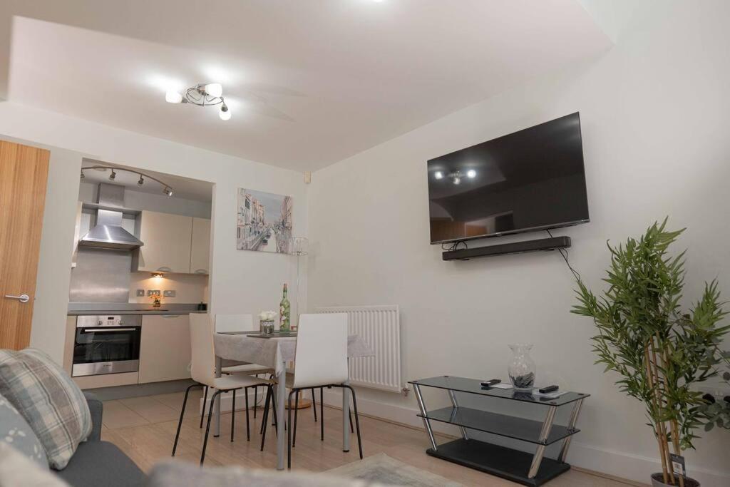 Beautiful 2 Bed In Central Birmingham: A Hidden Gem! Kültér fotó